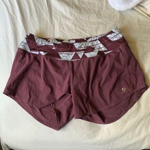 Oiselle low rise technical running short with adjustable waistband and pocket